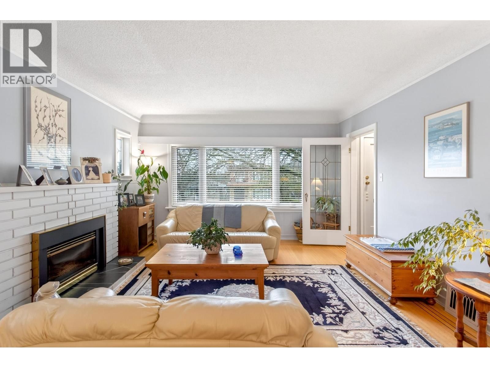 3494 OXFORD STREET Image 5