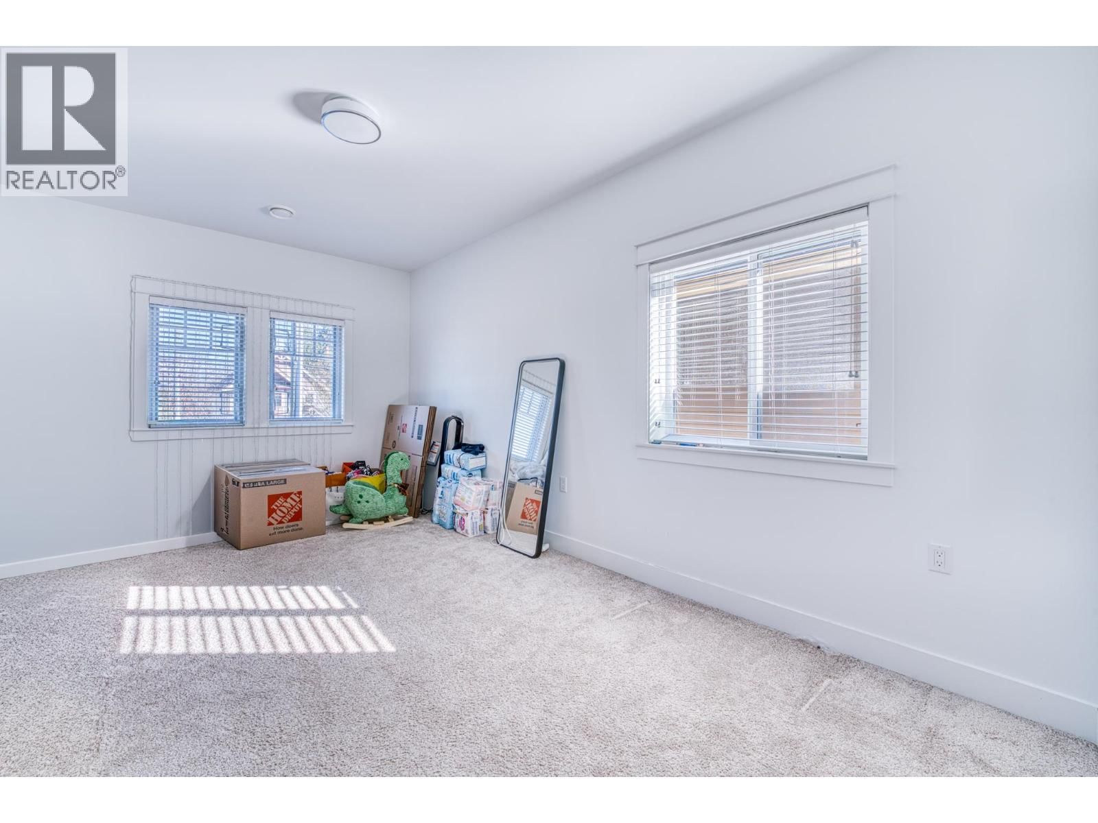 5684 WILLIAMS ROAD Image 9