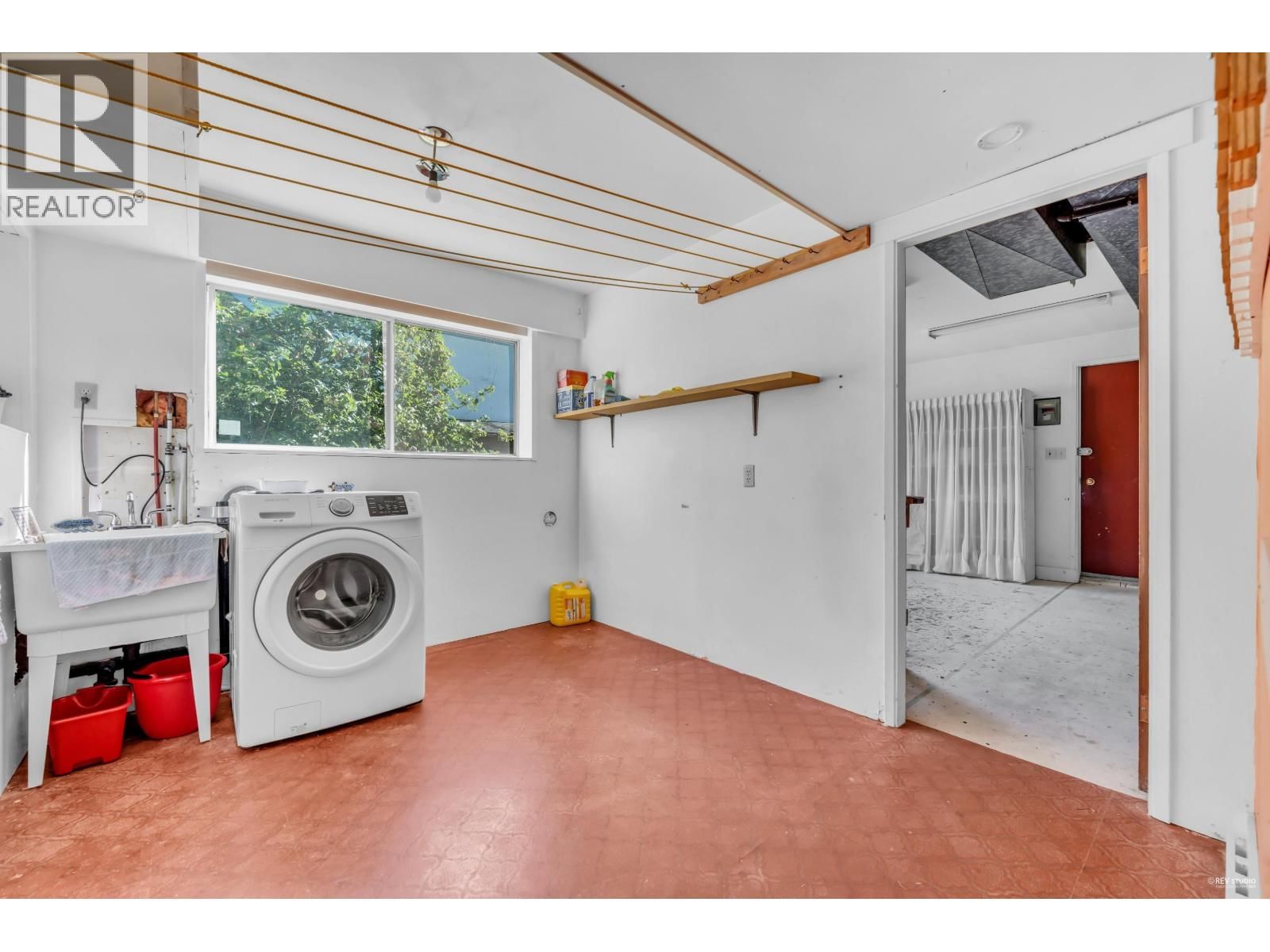 9040 GLENALLAN GATE Image 15