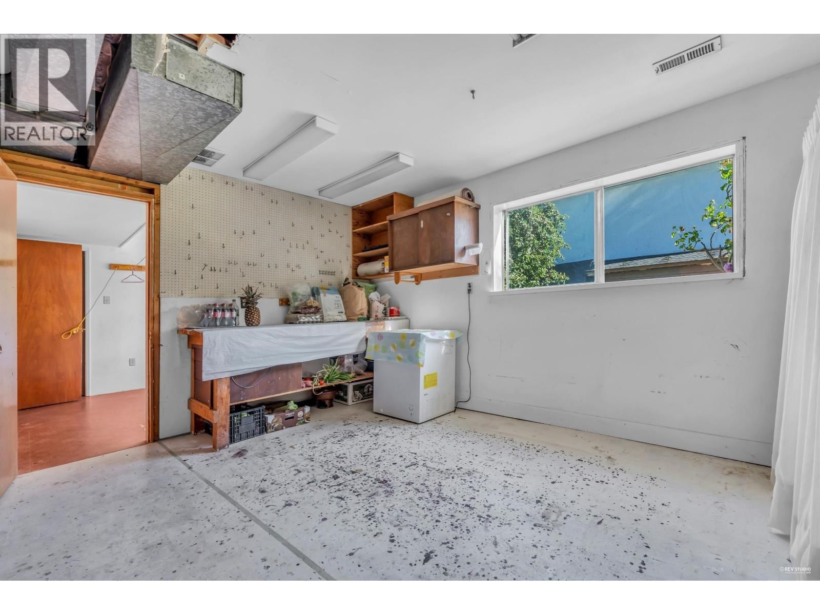 9040 GLENALLAN GATE Image 16