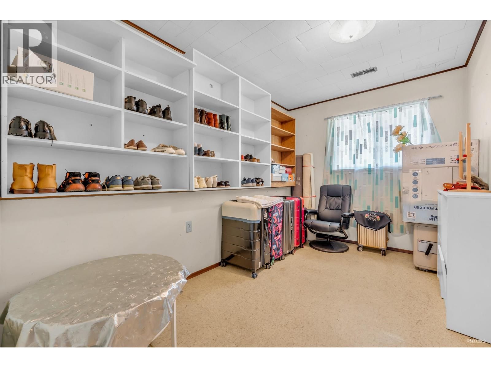 9040 GLENALLAN GATE Image 17