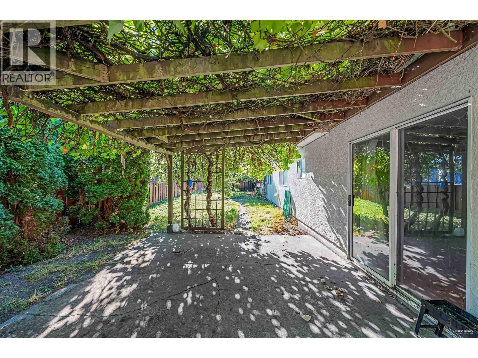 9040 GLENALLAN GATE Image 26