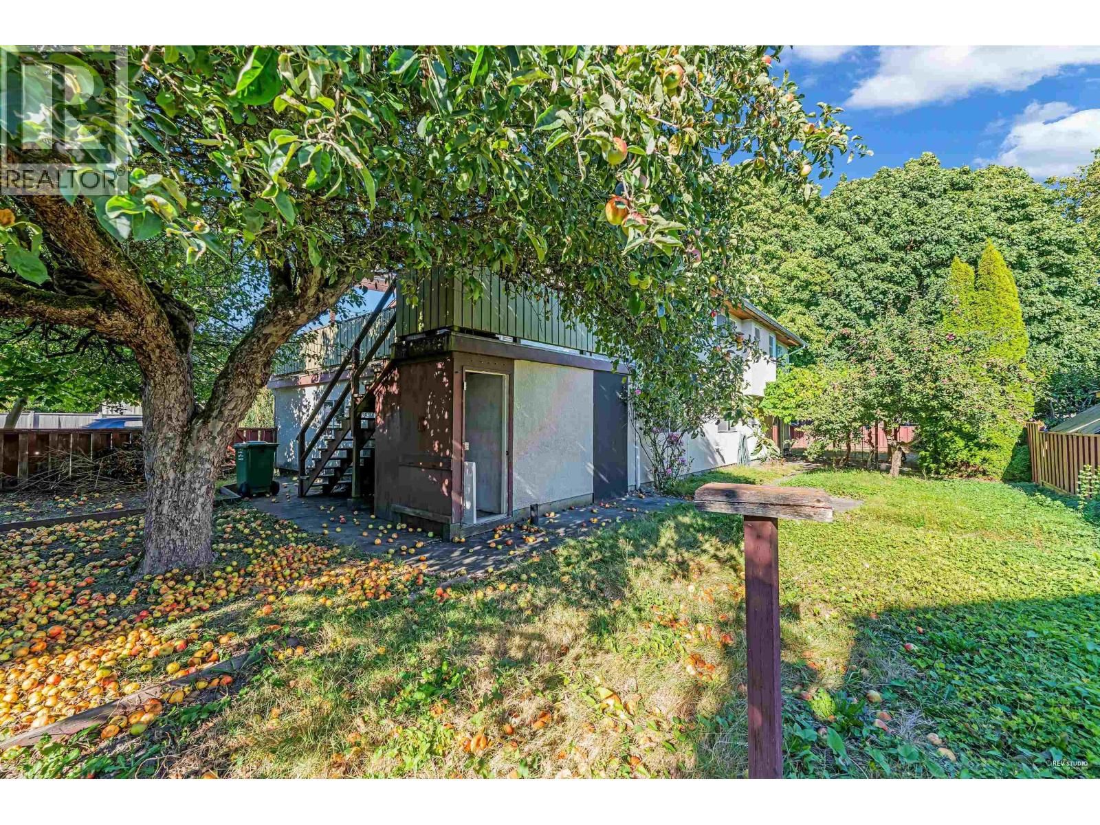 9040 GLENALLAN GATE Image 27