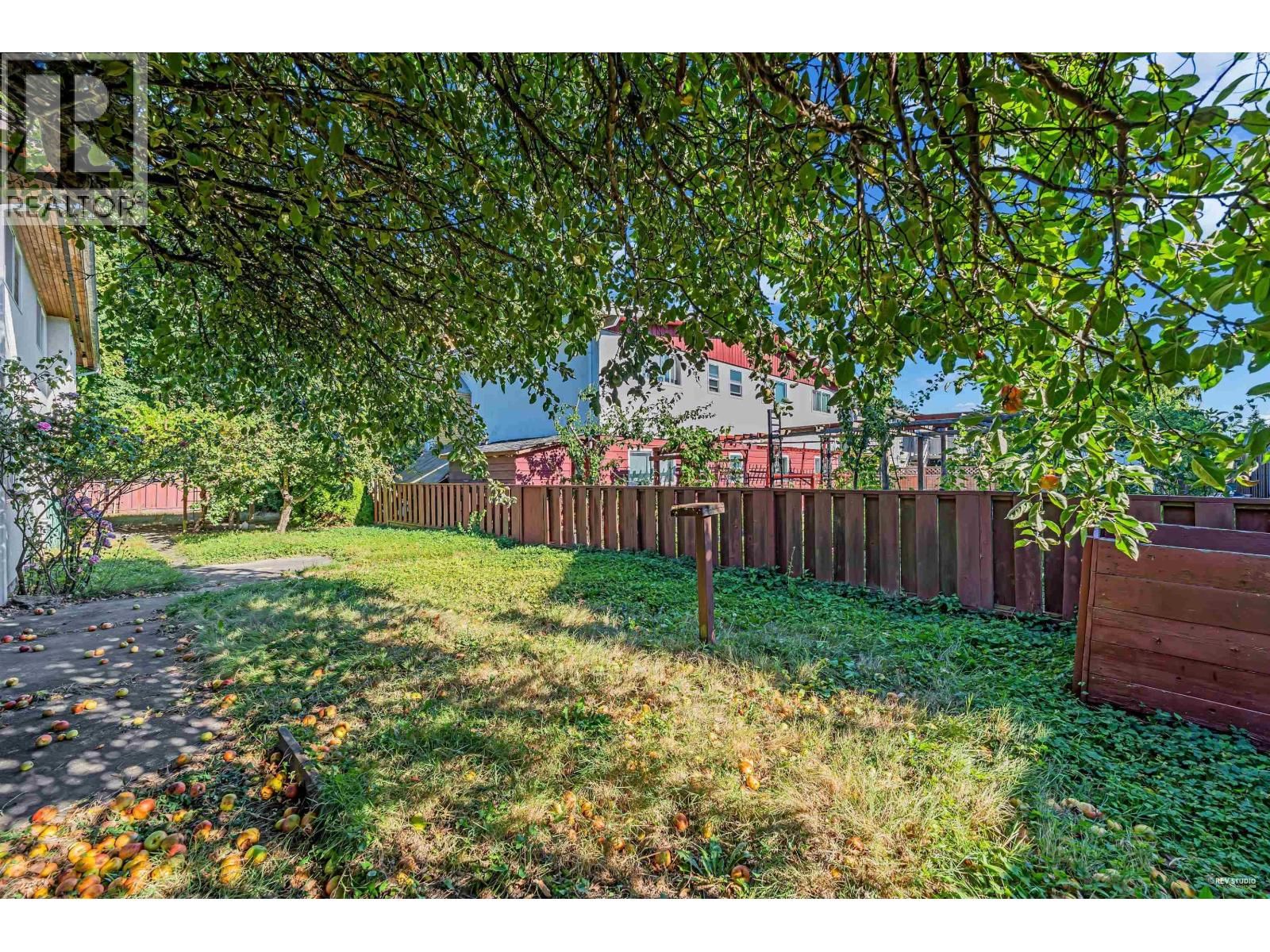 9040 GLENALLAN GATE Image 28