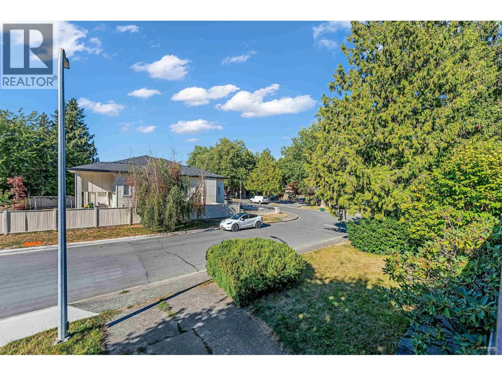 9040 GLENALLAN GATE Image 29