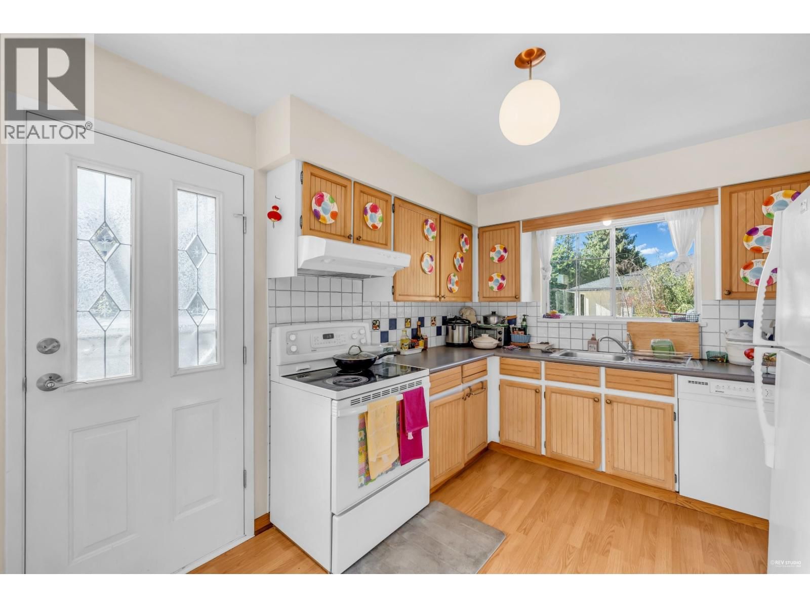 9040 GLENALLAN GATE Image 8