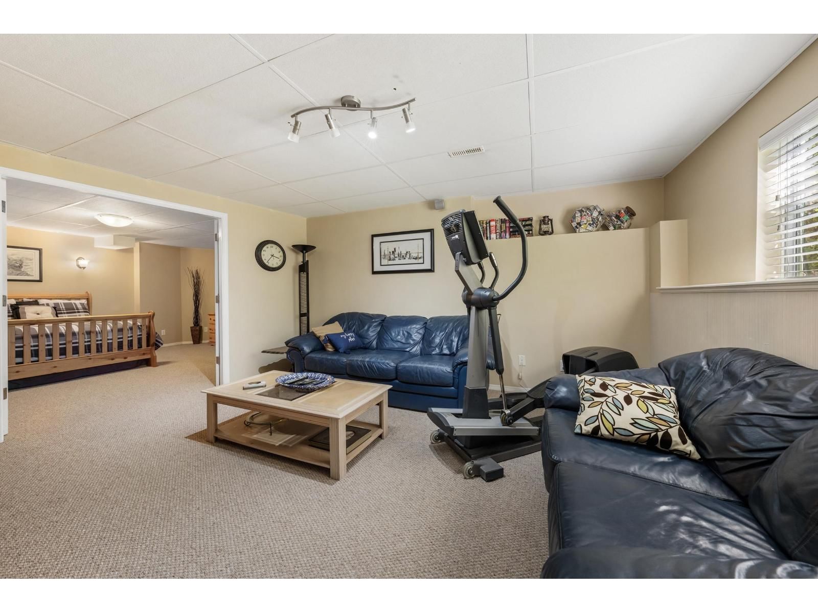 8030 153A STREET Image 30