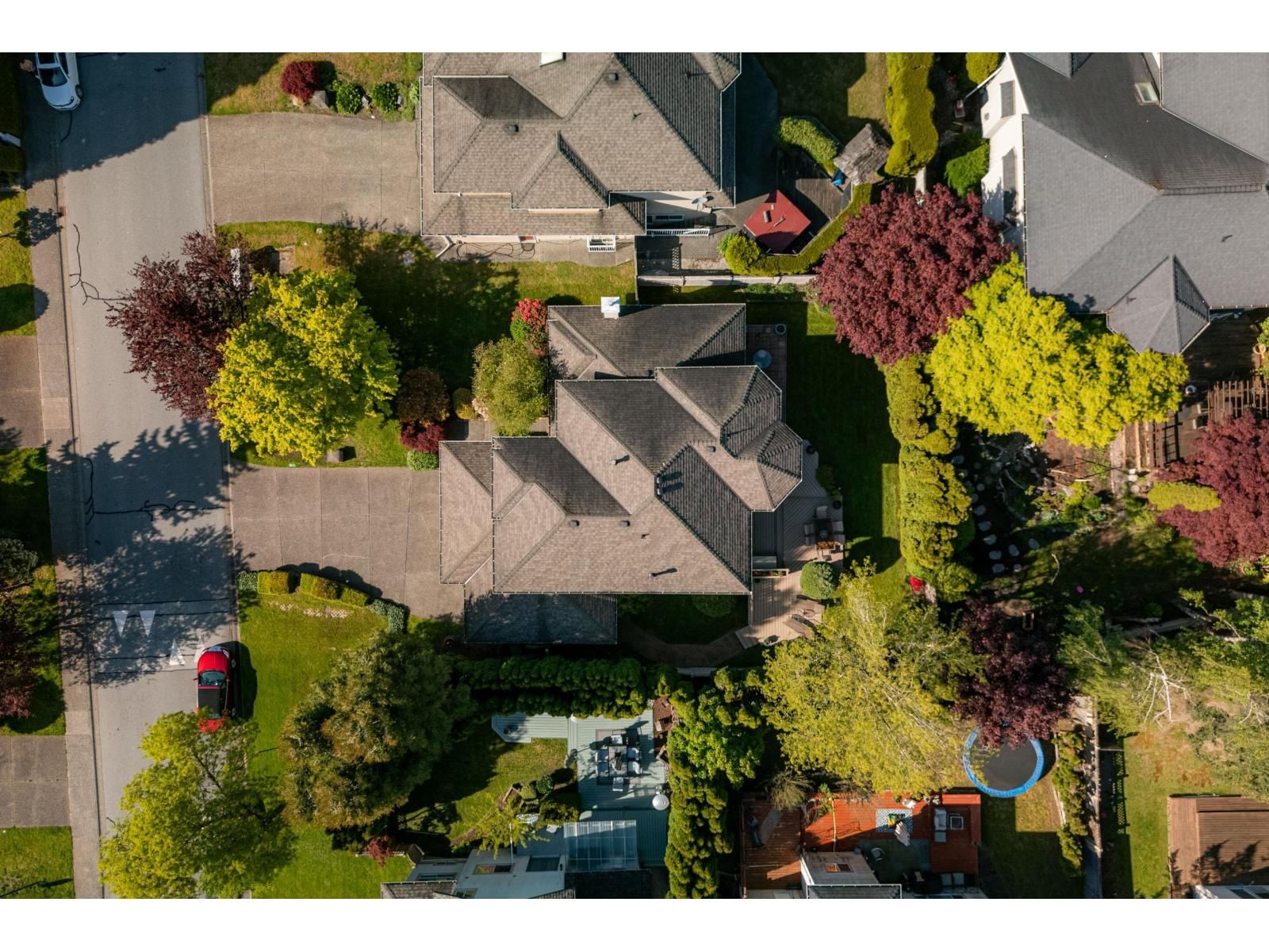 8030 153A STREET Image 38