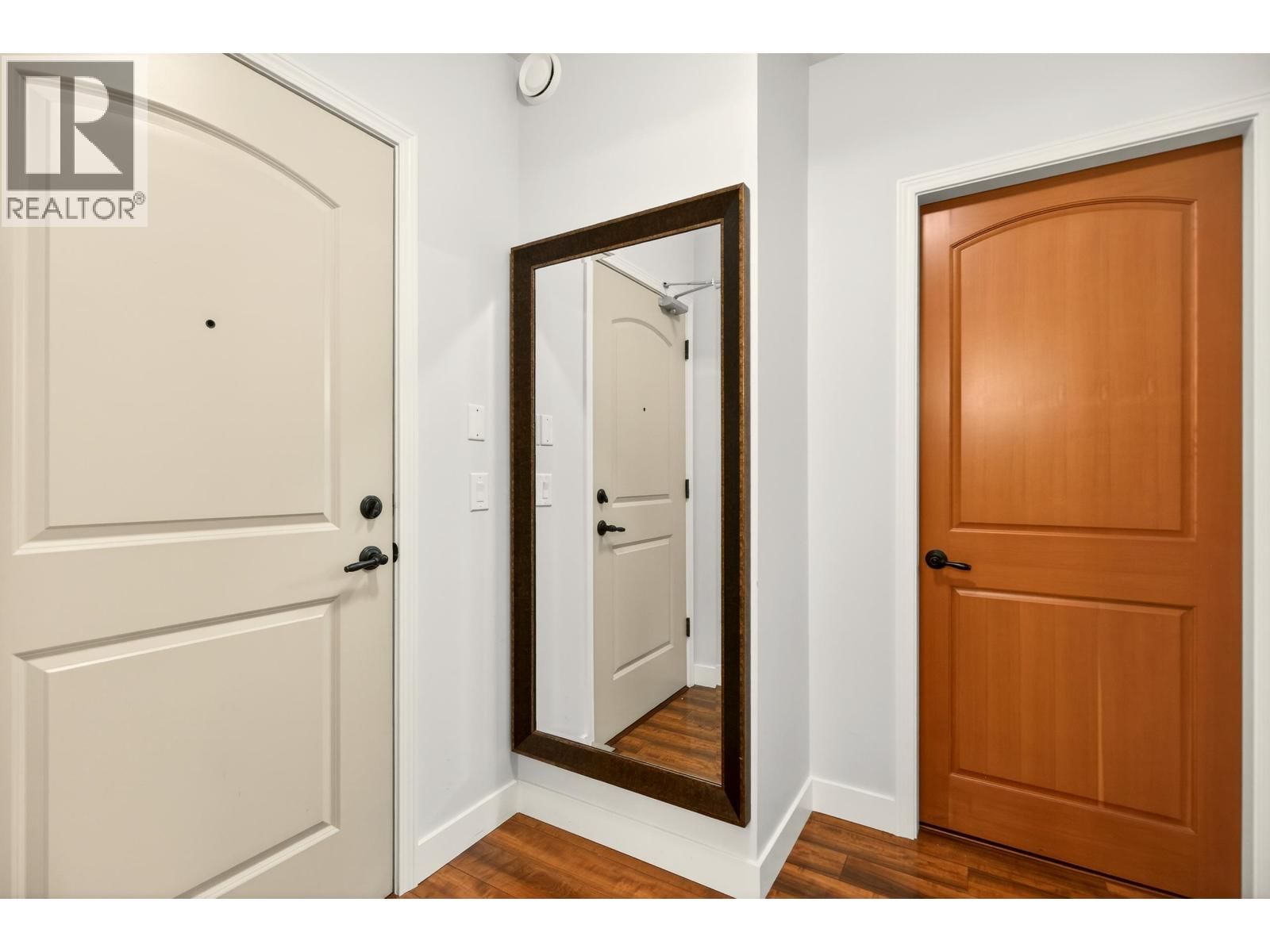 109 - 11935 BURNETT STREET Image 9