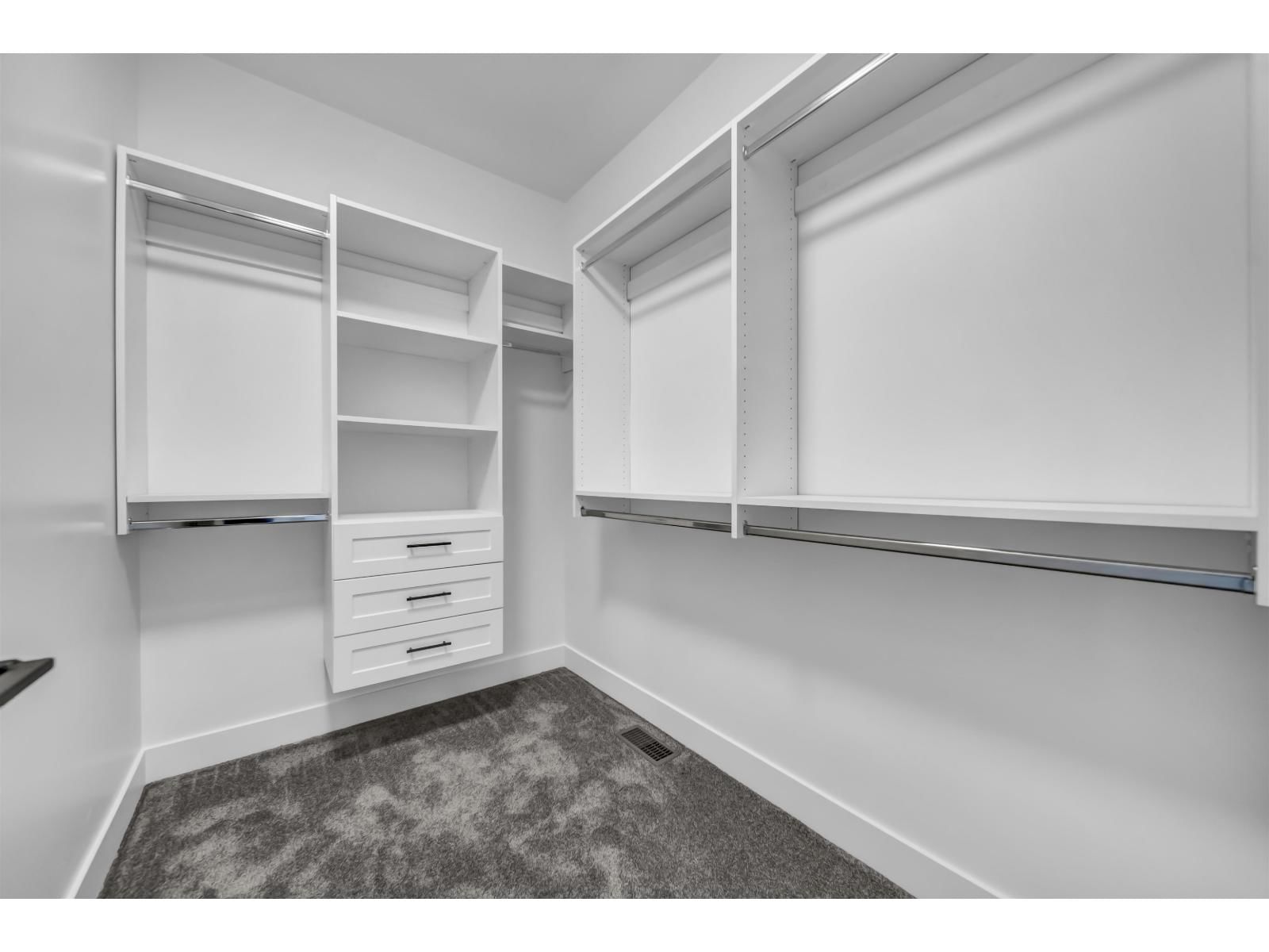 2699 VALEMONT CRESCENT Image 31