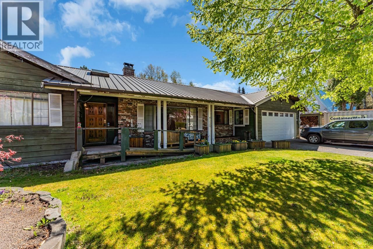 41520 BRENNAN Road, Squamish, British Columbia V0N 3G0
