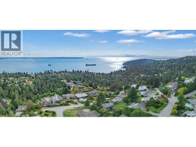 4313 ROCKRIDGE Road | West Vancouver British Columbia | Slide Image Thirty-nine