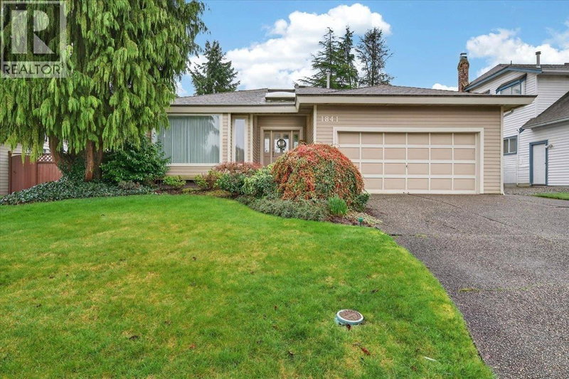 1841 WALNUT Crescent, Coquitlam, V3J7S9 | Image 2