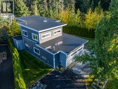 1087 MADELEY Place | Whistler British Columbia | Slide Image Thirty-four