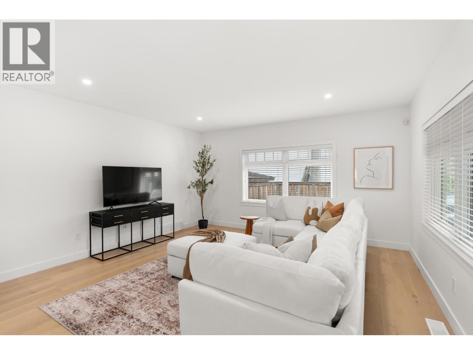 4770 54A STREET Image 16