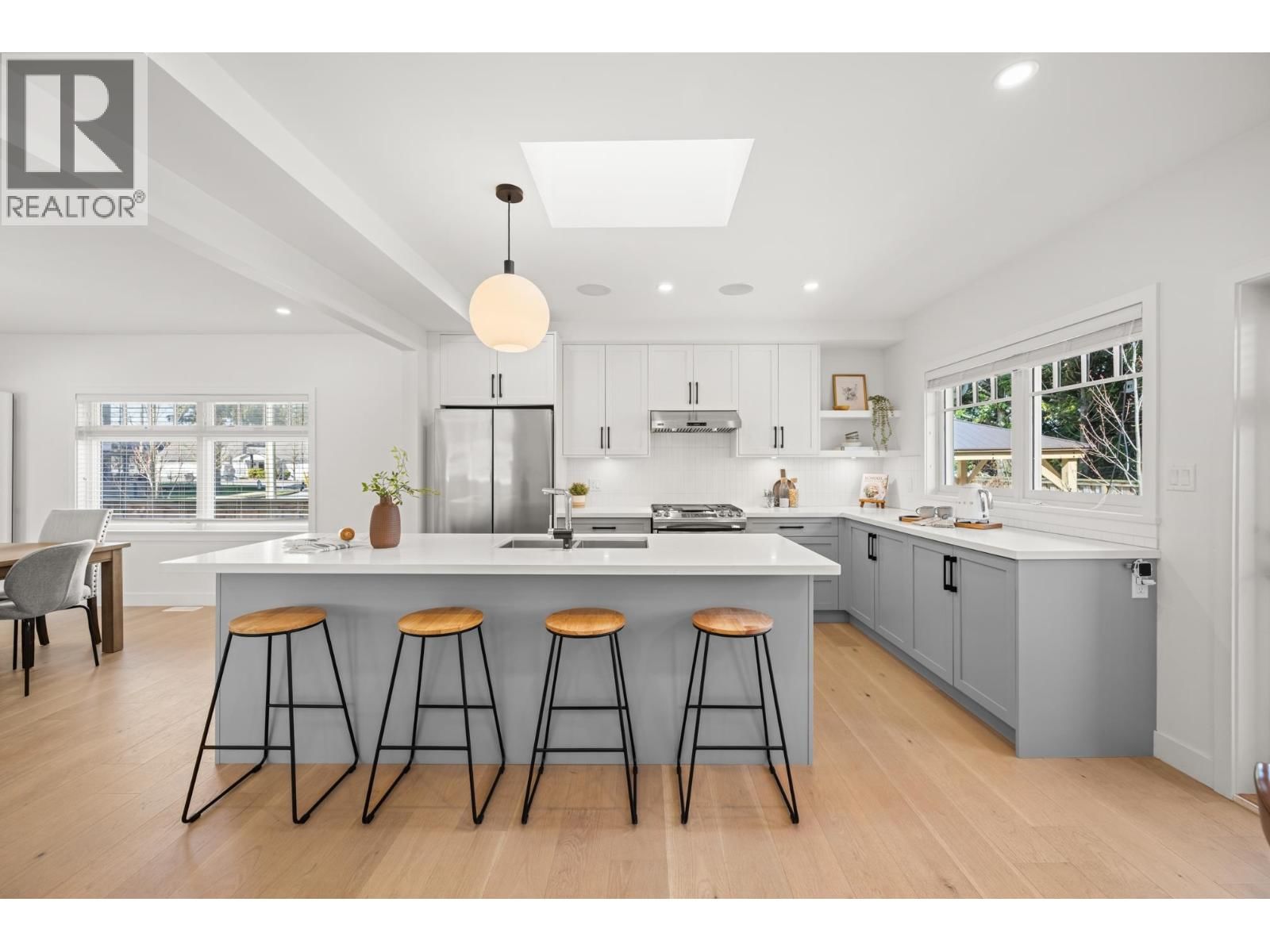 4770 54A STREET Image 2