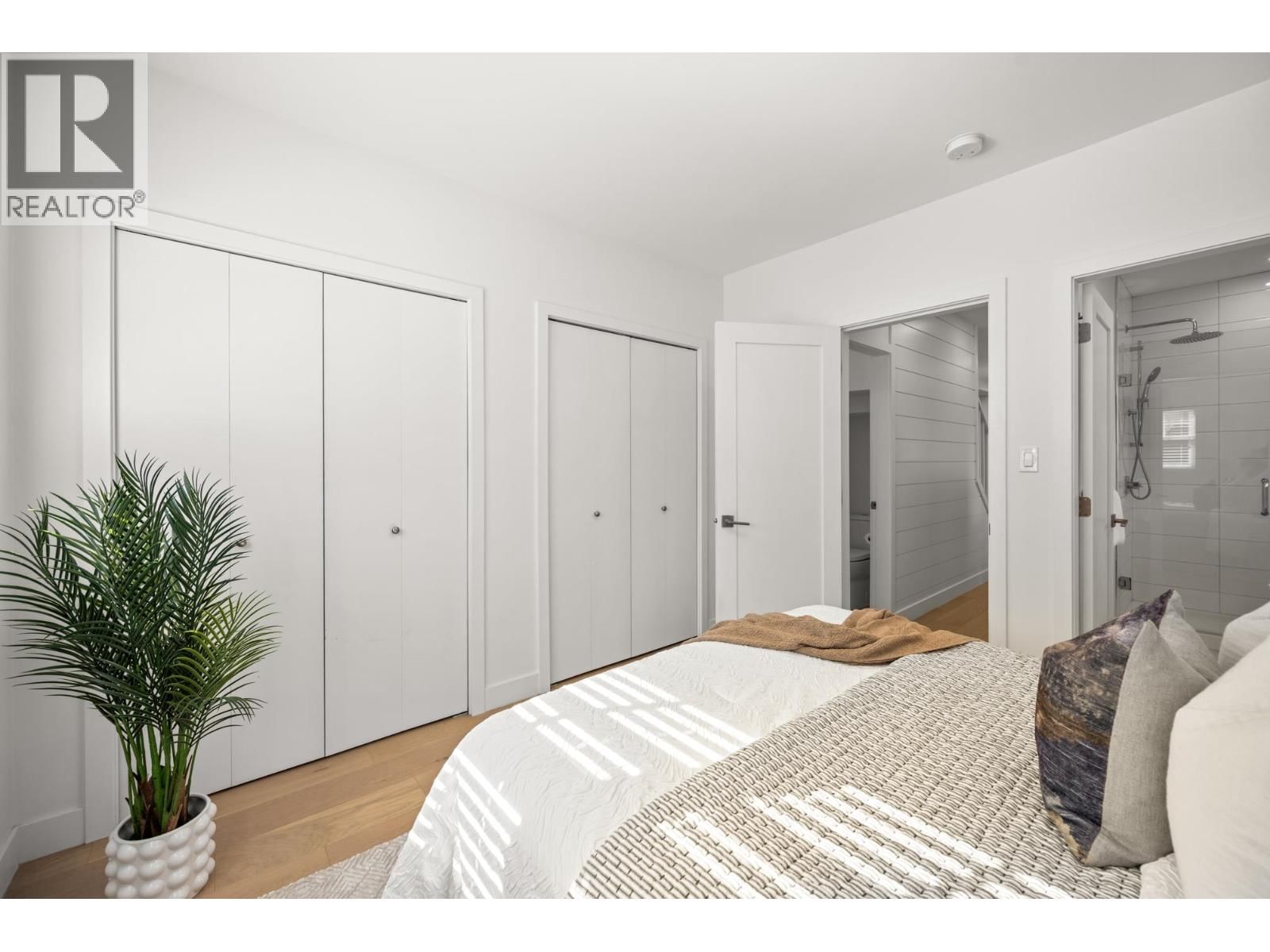 4770 54A STREET Image 23