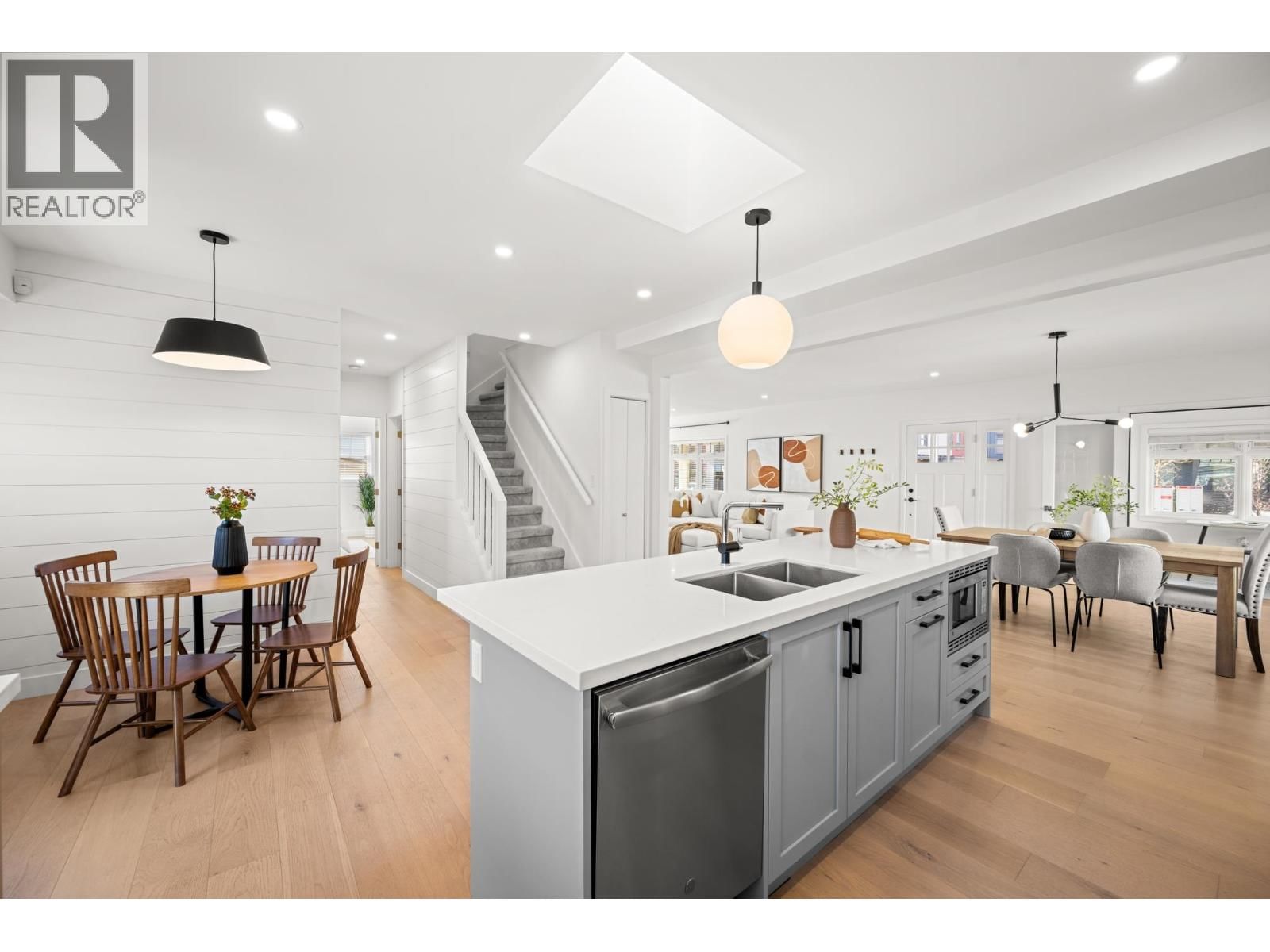 4770 54A STREET Image 7