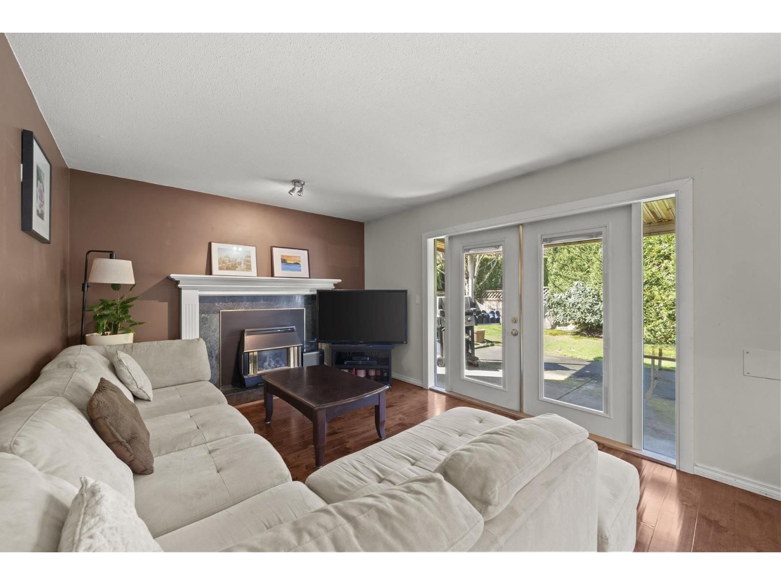 8891 157 STREET Image 10