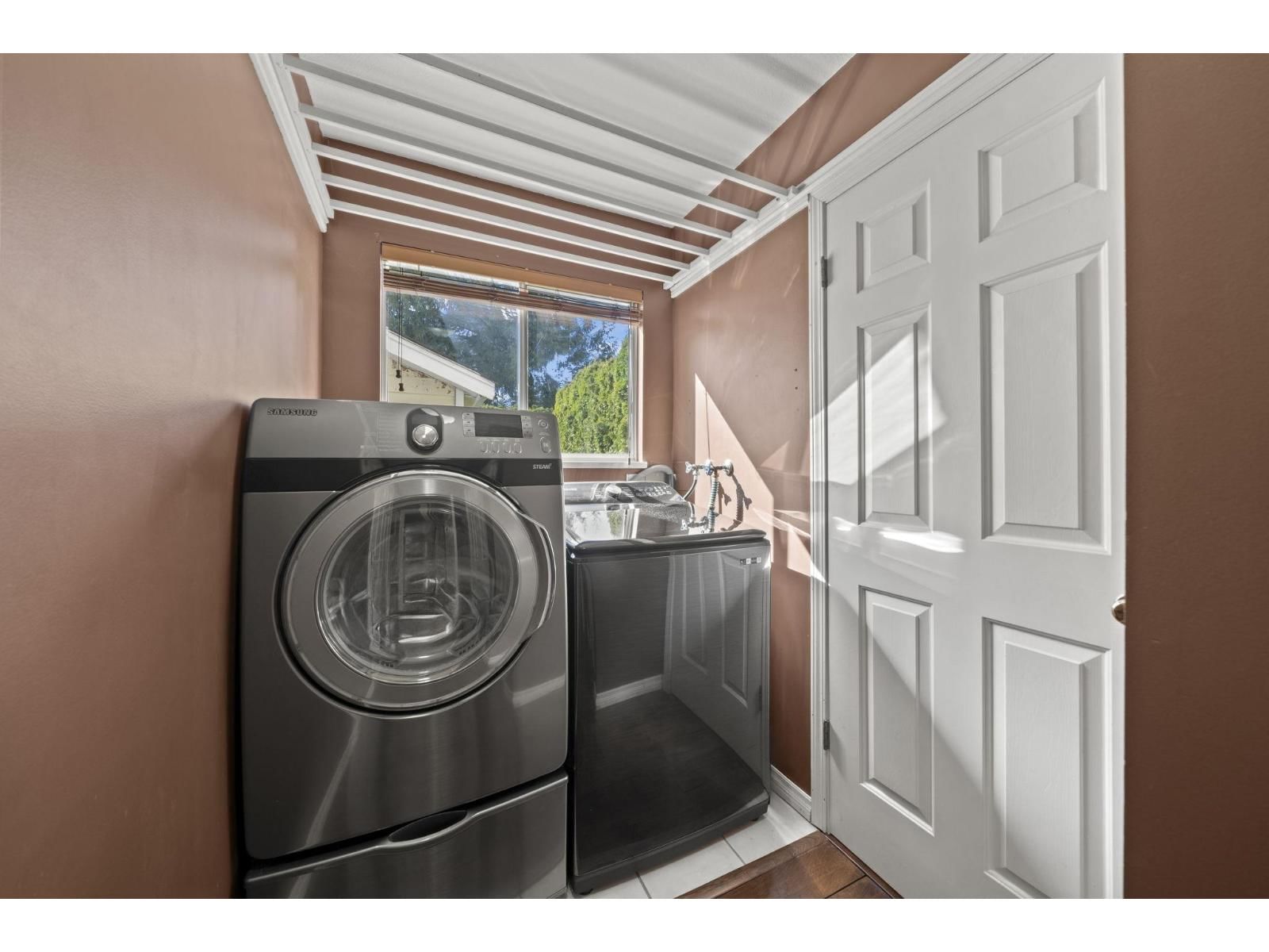 8891 157 STREET Image 11