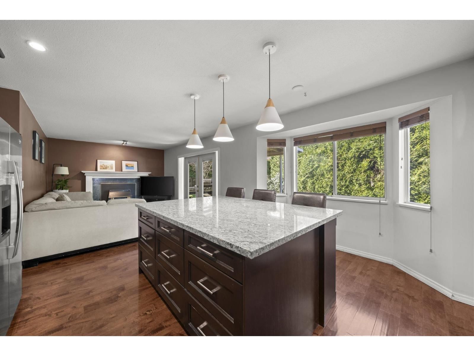 8891 157 STREET Image 9