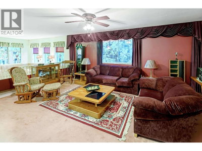 23381 WHIPPOORWILL Avenue | Maple Ridge British Columbia | Slide Image Five