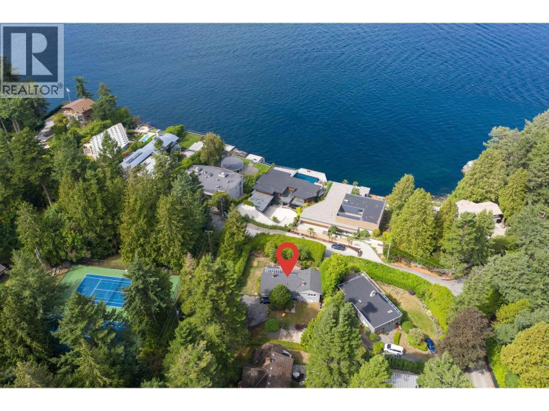 7195 ROCKLAND Wynd West Vancouver British Columbia, V7W 2L2 - 3 Bedrooms Home For Sale
