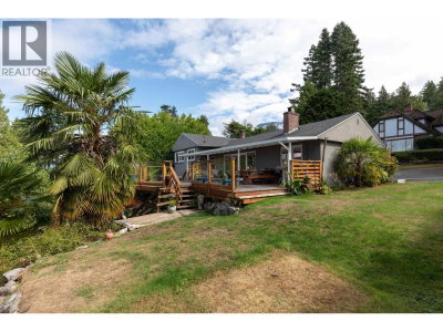 7195 ROCKLAND Wynd | West Vancouver British Columbia | Slide Image Eight
