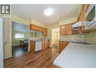 4831 FOXGLOVE Crescent | Richmond British Columbia | Slide Image Four
