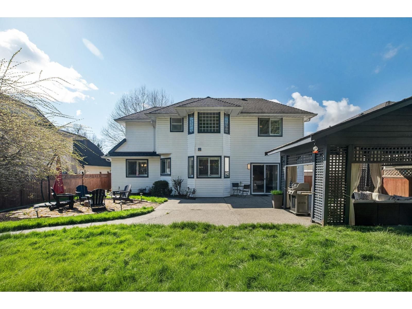 8536 142A STREET Image 35