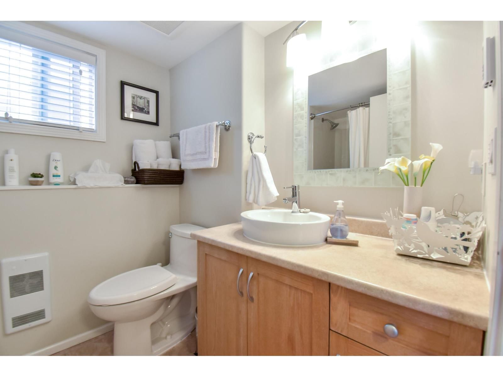 933 HABGOOD STREET Image 31