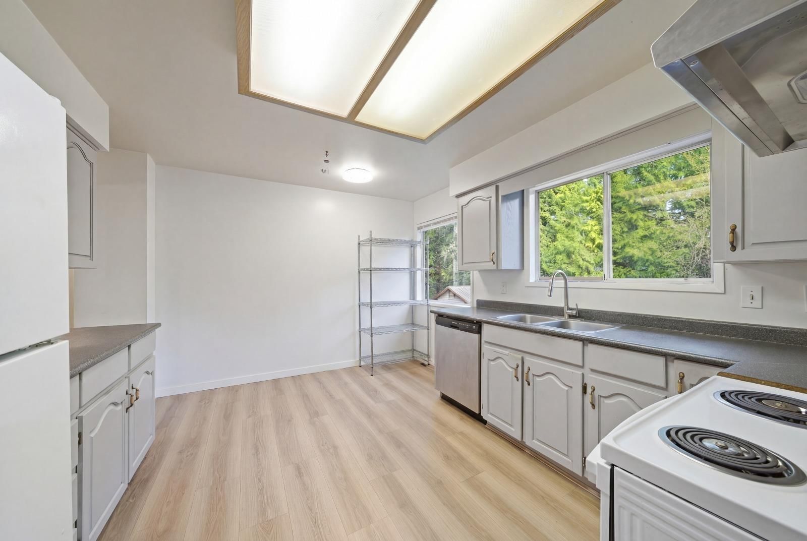 20037 37A AVENUE Image 10