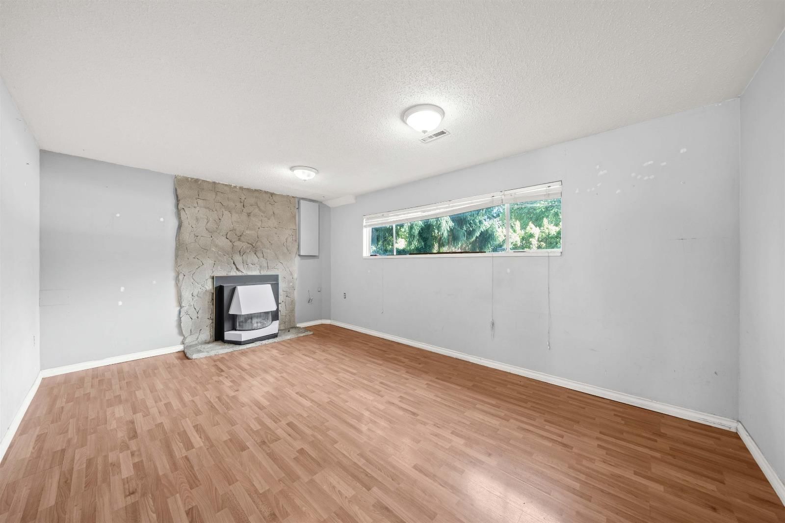 20037 37A AVENUE Image 27