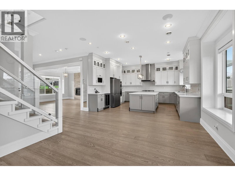 824 CHESTNUT Street, New Westminster, V3L4N2 | Image 2