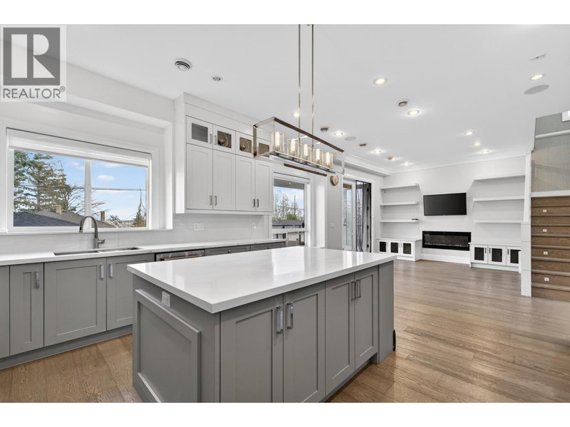 824 CHESTNUT Street, New Westminster, V3L4N2 | Image 3