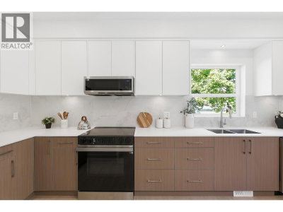 2427 MARY HILL ROAD | Port Coquitlam British Columbia | Slide Image Twelve