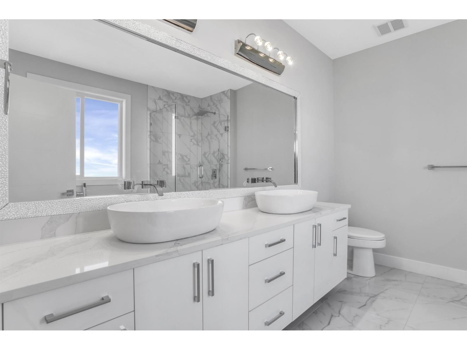 19685 74 AVENUE Image 26