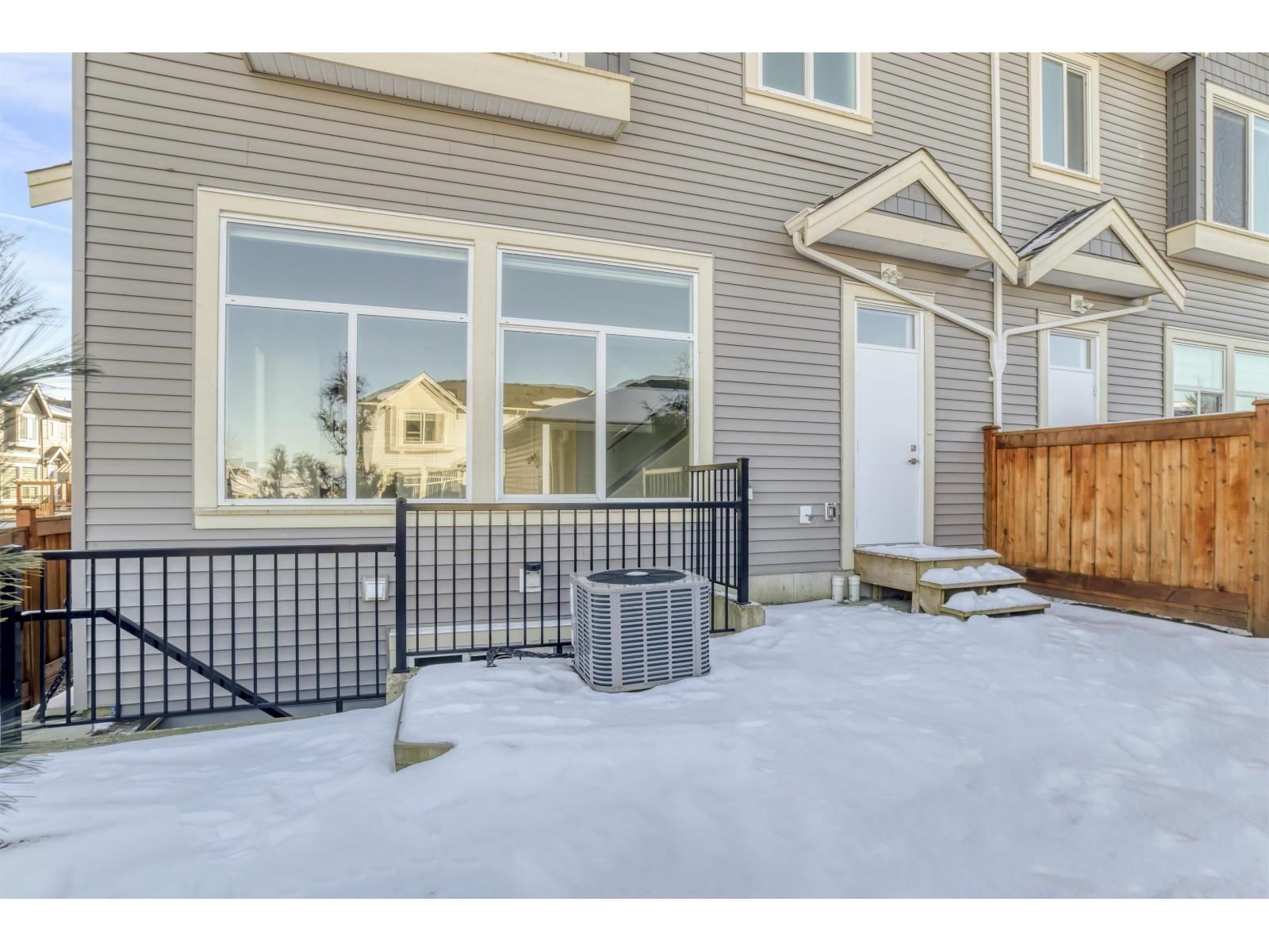 19685 74 AVENUE Image 39