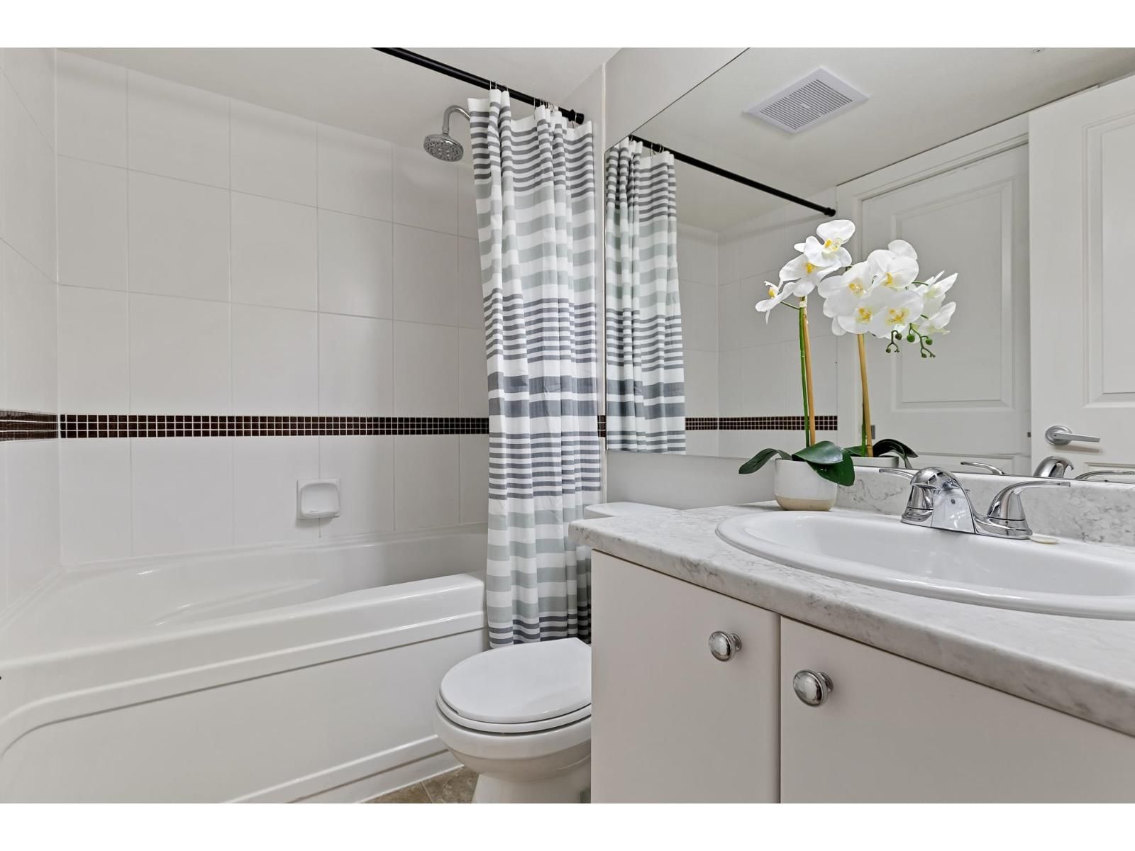 101 - 45555 YALE ROAD Image 26