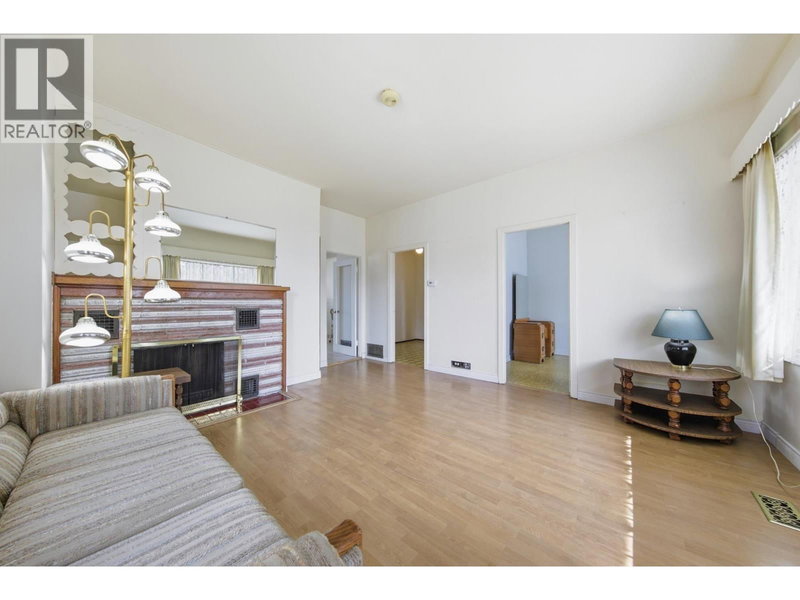 3521 TRIUMPH Street, Vancouver, V5K1V2 | Image 3