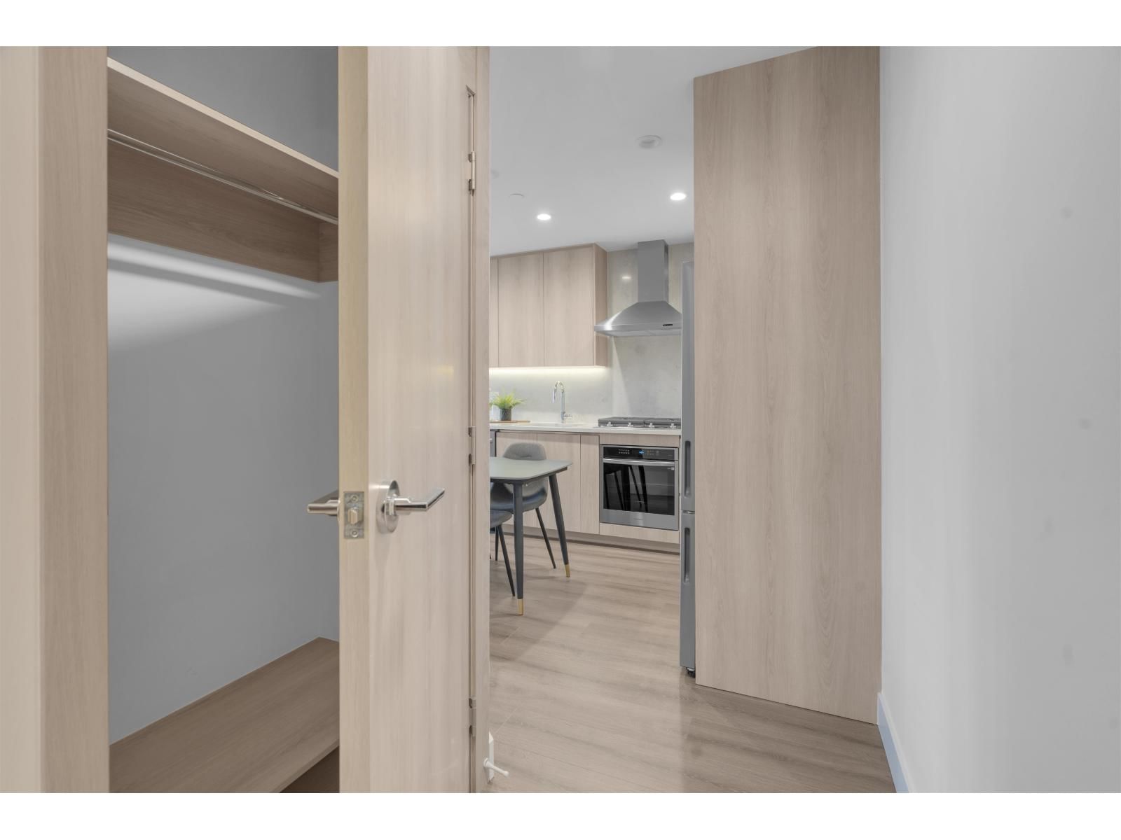 2405 - 10750 135A STREET Image 15