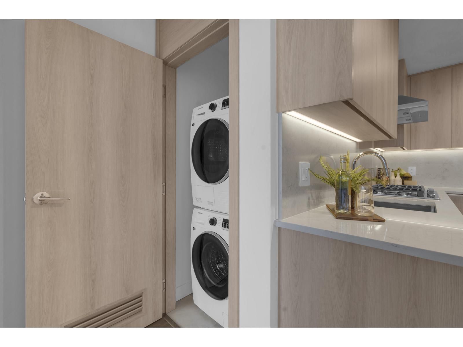 2405 - 10750 135A STREET Image 16