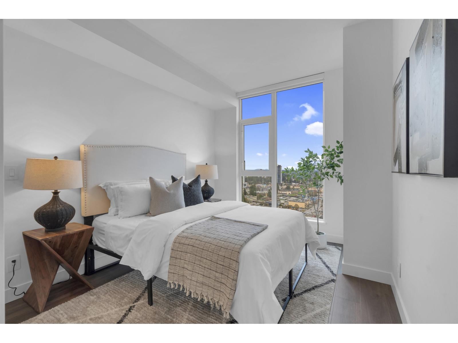 2405 - 10750 135A STREET Image 21