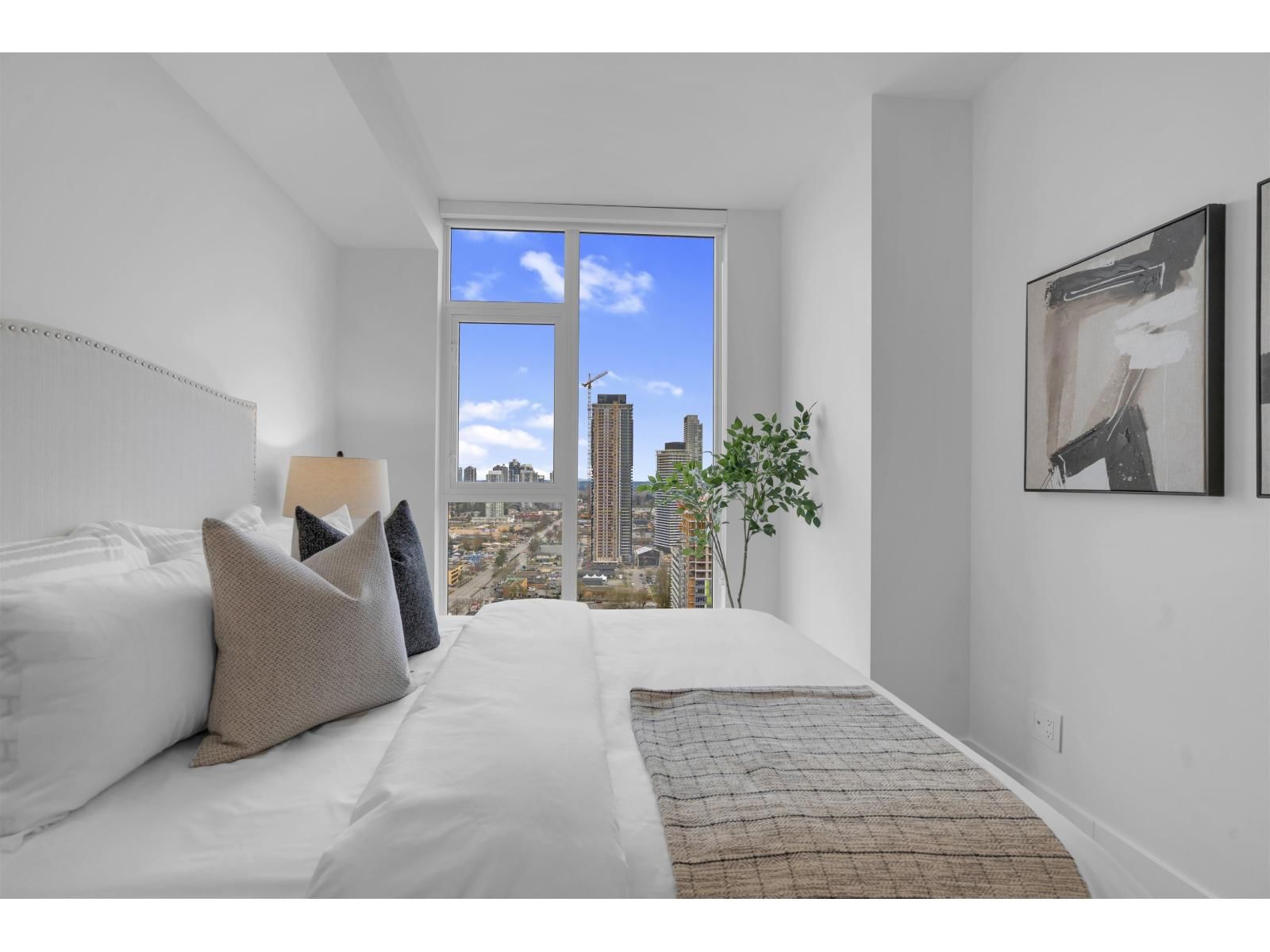 2405 - 10750 135A STREET Image 22