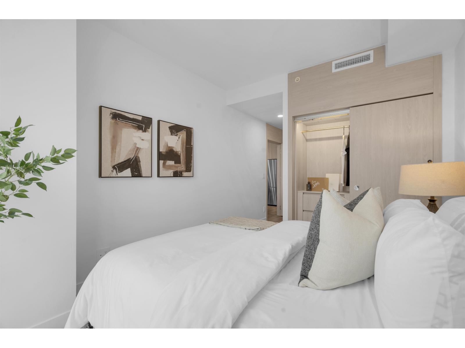 2405 - 10750 135A STREET Image 24