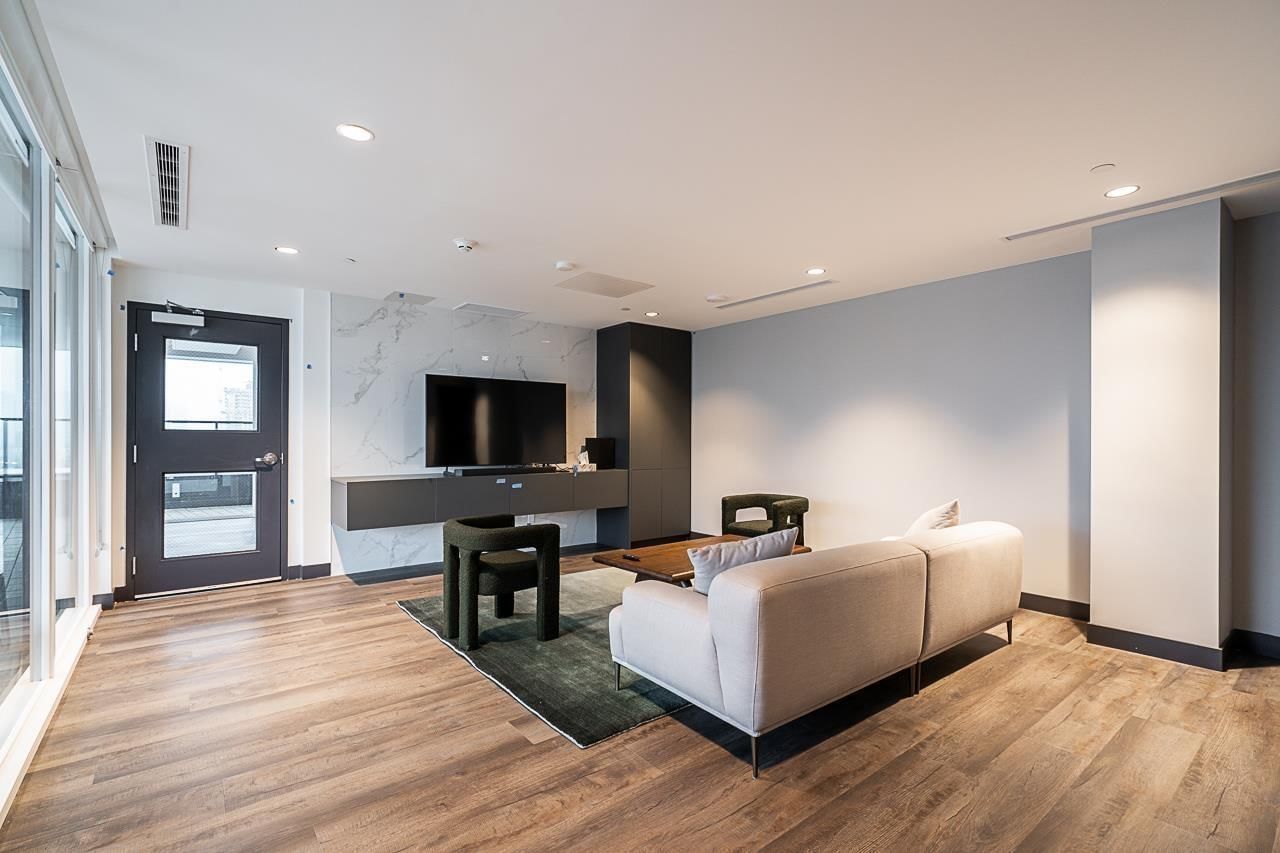 2405 - 10750 135A STREET Image 32