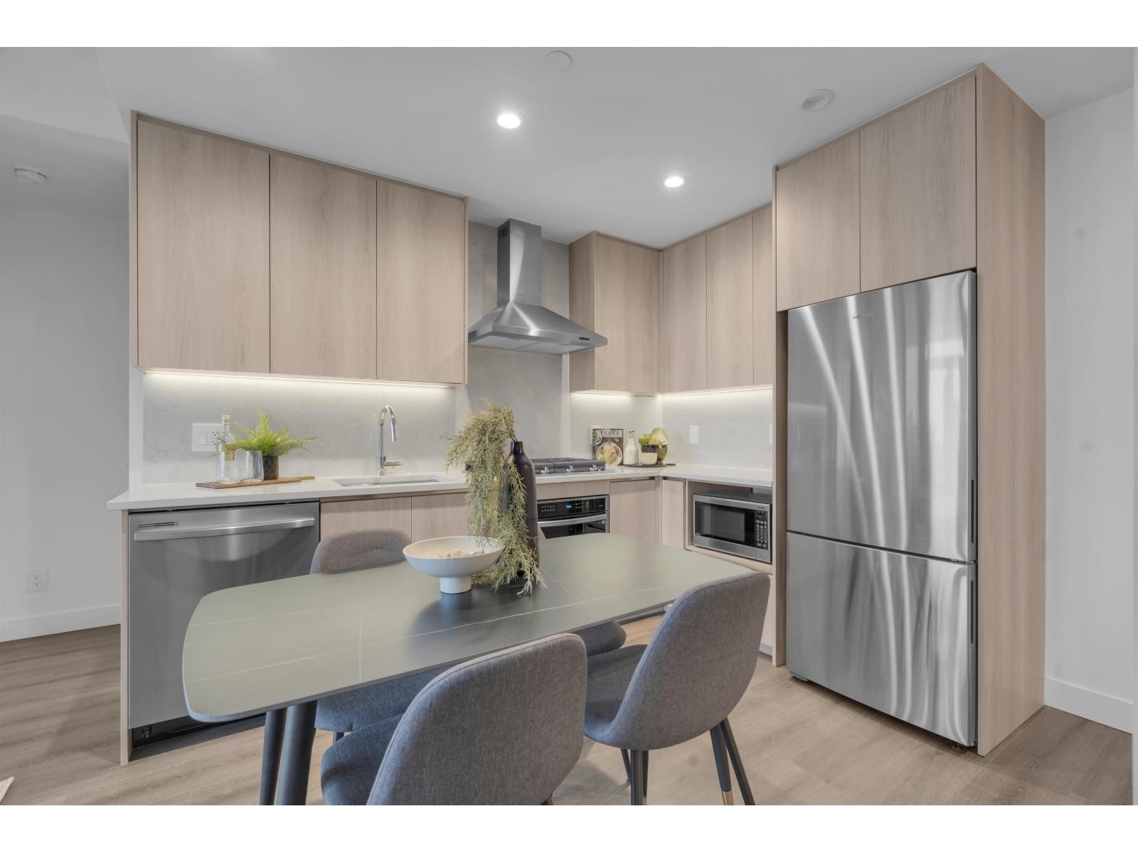 2405 - 10750 135A STREET Image 7