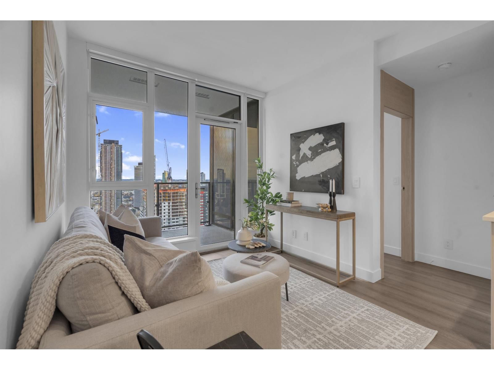 2405 - 10750 135A STREET Image 8