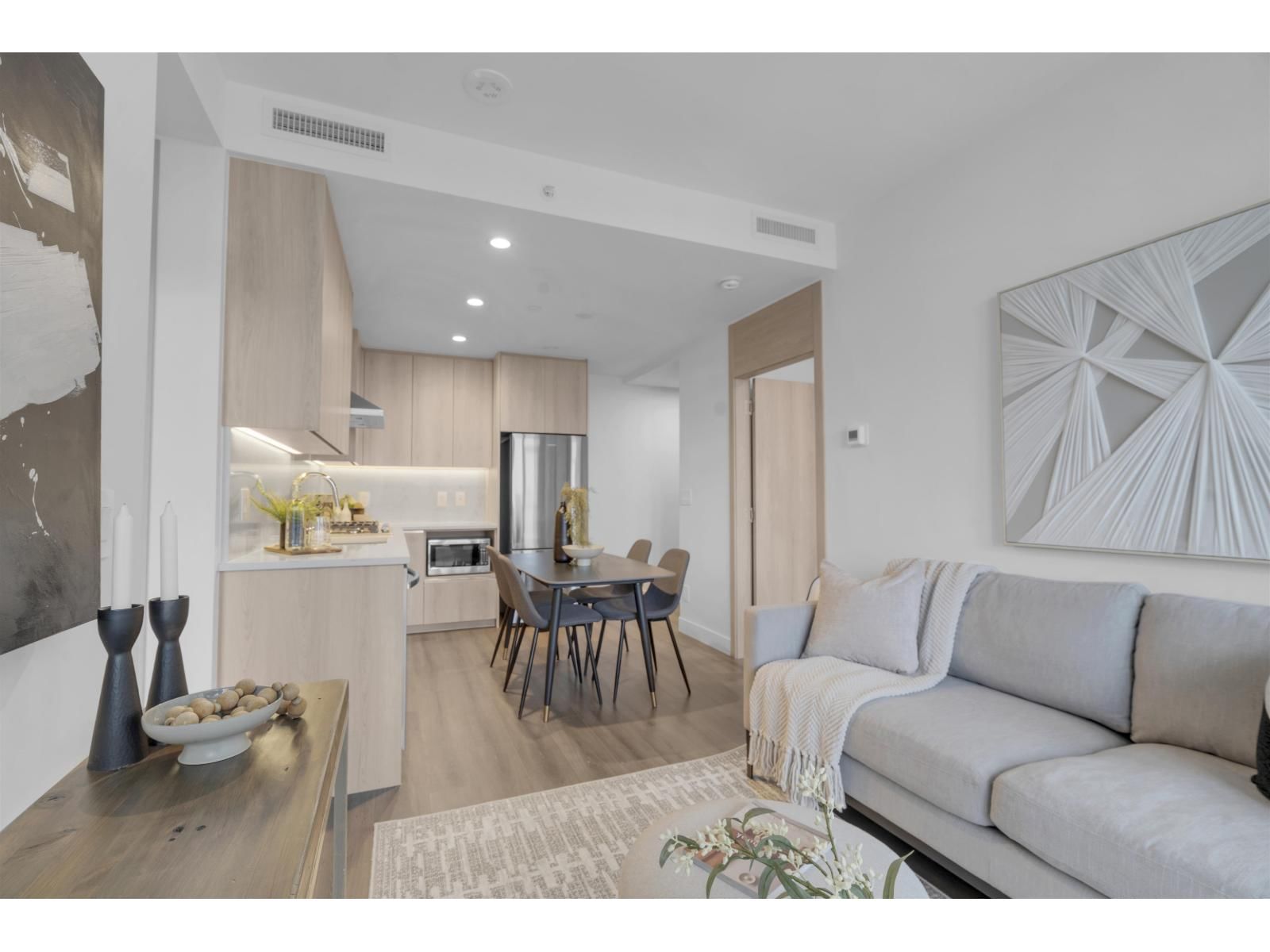 2405 - 10750 135A STREET Image 9