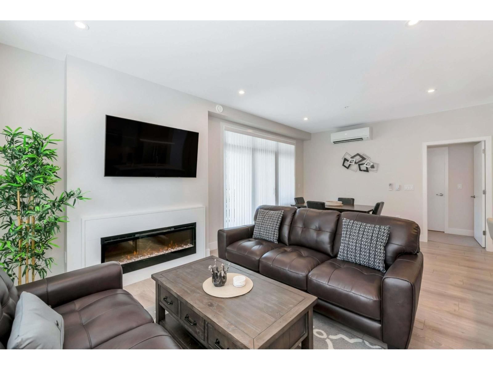 101 - 45500 MARKET WAY Image 3